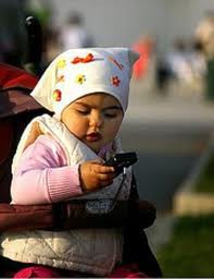       smartphone, bimbi, tecnologie,news,notizie, lavoro,baby sitter,crescita di un bambino